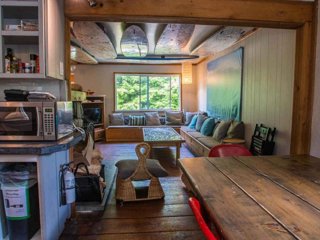 Surfs Inn Rainforest Cottages Ucluelet Eksteriør billede