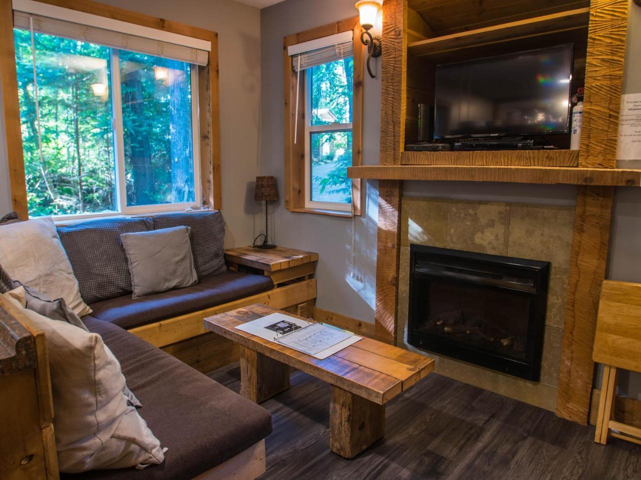 Surfs Inn Rainforest Cottages Ucluelet Eksteriør billede